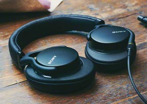 Sony MDR-1AM2 headphones